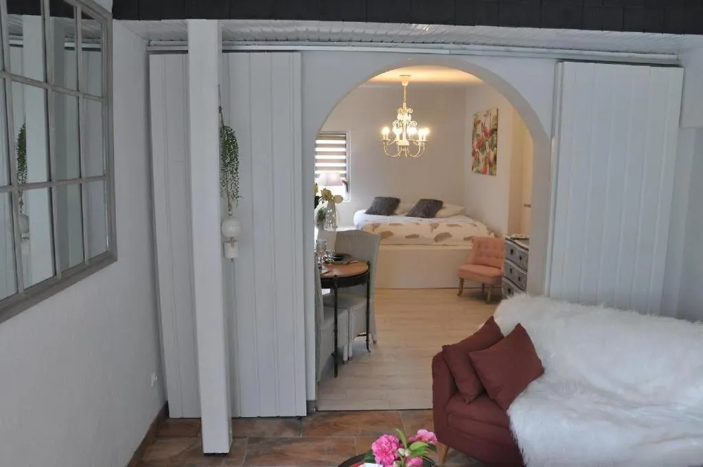 Le Domaine Des Grettes Apartment La Dominelais